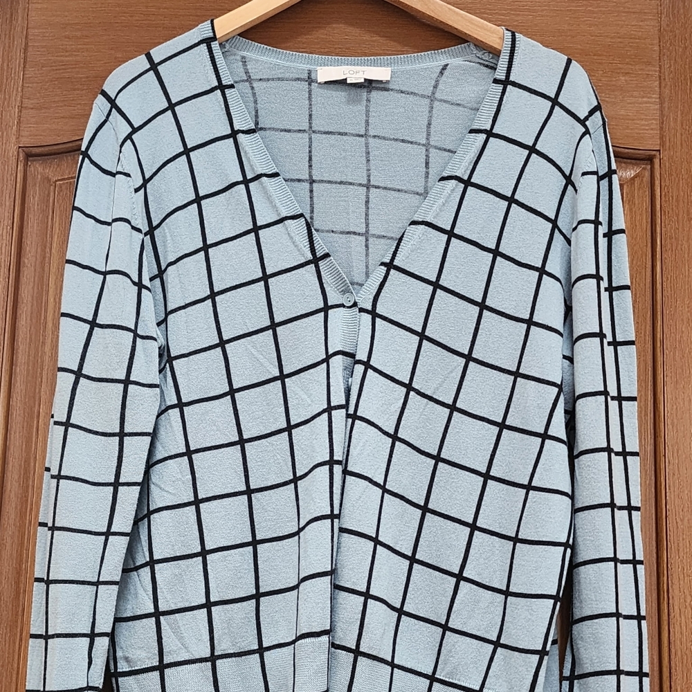 Chic Blue Checkered Cardigan